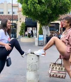 ખુબ જ હોટ અંદાજમાં પોતાના Dogs સાથે ઘરની બહાર નિકળી પ્રિયંકા ચોપરા, તસવીરો આવી સામે