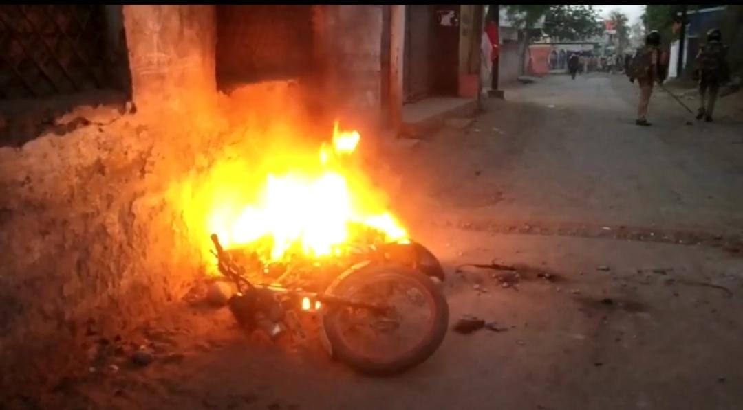 Madhya Pradesh: खरगोन में रामनवमी के जुलूस पर पथराव के कई इलाकों में कर्फ्यू, अधिकारी बोले- स्थिति नियंत्रण में
