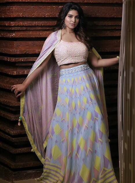 Sneha Photos: వారేవ్వా స్నేహా - నీ వలపు వలలో చిక్కుకుంటే కుర్రాళ్ల మనసు స్వాహా! - Image Credit: Sneha/Instagram