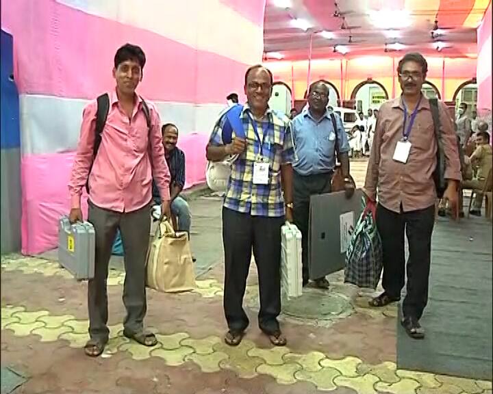 প্রতিটি বুথ ও বুথের বাইরে ২০০ মিটারের মধ্যে থাকবে শুধুমাত্র কেন্দ্রীয় বাহিনী।