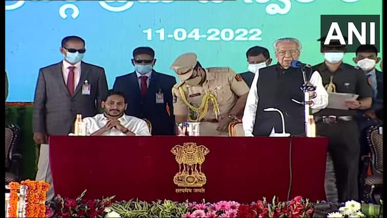 Andhra Pradesh: CM Jagan Mohan's new cabinet, 25 ministers sworn in Andhra Pradesh : CM જગન મોહનની નવી કેબિનેટ, 25 મંત્રીઓએ લીધા શપથ