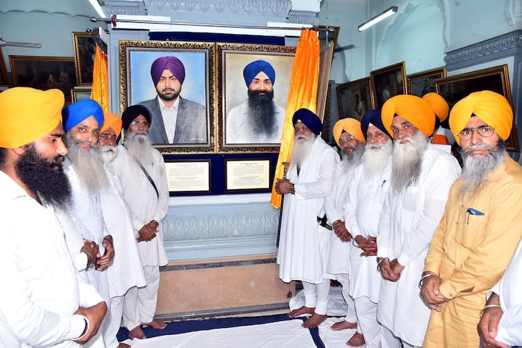 Pictures of seven personalities including martyrs of Behbal Kalan displayed in Central Sikh Museum ਬਹਿਬਲ ਕਲਾਂ ਦੇ ਸ਼ਹੀਦਾਂ ਸਣੇ ਸੱਤ ਸ਼ਖ਼ਸੀਅਤਾਂ ਦੇ ਚਿੱਤਰ ਕੇਂਦਰੀ ਸਿੱਖ ਅਜਾਇਬ ਘਰ ’ਚ ਲਾਏ