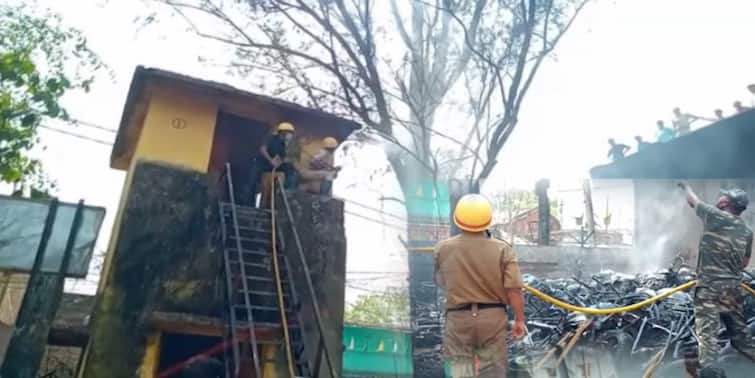 Section of Jhalda Old Police Station charred Jhalda: এখানেই সংরক্ষিত সব সিসিটিভি ফুটেজ, আগুনে ভস্মীভূত ঝালদা পুরনো থানার একাংশ