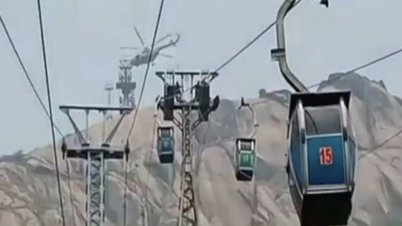 Deoghar Ropeway हादसा: रात से रोपवे में फंसे हैं लोग, तेज हवा से बाधित हो रहा रेस्क्यू