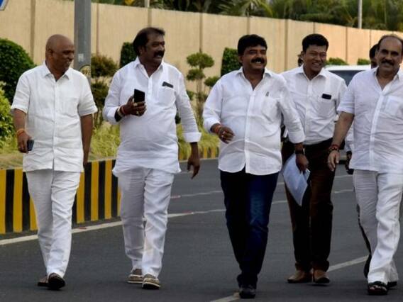 11 Ministers : రాజీనామాలు చేసి మళ్లీ ప్రమాణ స్వీకారం - ఆ 11 మందికి కలసొచ్చినవి ఇవే ! 11 Ministers : రాజీనామాలు చేసి మళ్లీ ప్రమాణ స్వీకారం - ఆ 11 మందికి కలసొచ్చినవి ఇవే !