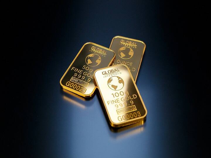Gold rate today gold and silver price in on 28 april 2022 gold and silver rate slightly down today Gold Rate Today : सोन्या-चांदीच्या दरात घसरण सुरुच; काय आहेत 10 ग्रॅम सोन्याचे दर, जाणून घ्या