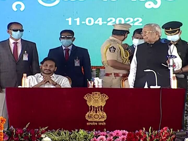 AP Cabinet New Ministers: Selected MLAs by CM YS Jagan takes oath as AP New Ministers AP New Cabinet: ఏపీలో కొత్త మంత్రుల ప్రమాణ స్వీకారం పూర్తి - వారి నేపథ్యం ఇదీ