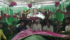 PHOTO : धनंजय मुंडे यांच्याकडून परभणीतील दर्ग्यात चादर अर्पण