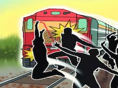 Srikakulam Trian Accident : శ్రీకాకుళం జిల్లాలో ఘోర రైలు ప్రమాదం, కోణార్క్ ఎక్స్ ప్రెస్  ఢీకొని ఐదుగురి మృతి