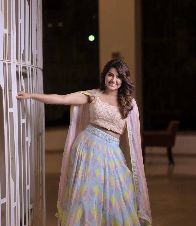 Sneha Photos: వారేవ్వా స్నేహా - నీ వలపు వలలో చిక్కుకుంటే కుర్రాళ్ల మనసు స్వాహా! - Image Credit: Sneha/Instagram