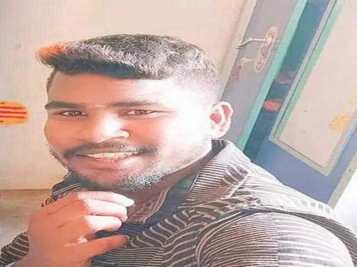 சாதி பெயரை சொல்லி காவலர் திட்டியதாக கூறி போக்சோ வழக்கில் குற்றம்சாட்டப்பட்ட இளைஞர் தீக்குளிப்பு