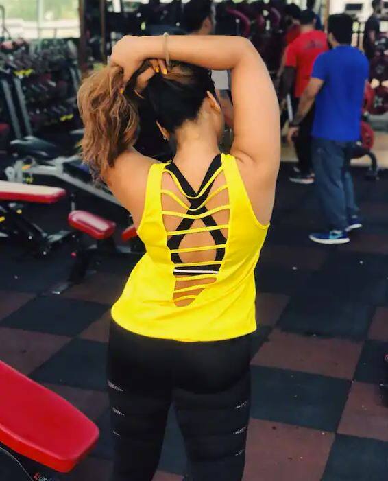 ਤੁਹਾਨੂੰ ਦੱਸ ਦੇਈਏ ਕਿ ਰਾਣੀ ਆਪਣੇ ਵਰਕਆਊਟ ਦਾ ਕਾਫੀ ਮਜ਼ਾ ਲੈਂਦੀ ਹੈ। ਇਹੀ ਕਾਰਨ ਹੈ ਕਿ ਉਹ ਆਪਣੇ ਆਪ ਨੂੰ ਪਹਿਲਾਂ ਹੀ ਕਾਫੀ ਫਿੱਟ ਬਣਾ ਚੁੱਕੀ ਹੈ।