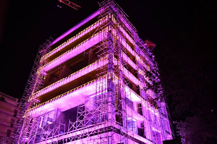 টিনসেল টাউন ফের সেজে উঠছে। বিয়ের সানাই বাজল বলে। দিন দুই পরেই শুরু অনুষ্ঠান। সাত পাকে বাঁধা পড়তে চলেছেন দুই বলি তারকা রণবীর কপূর ও আলিয়া ভট্ট