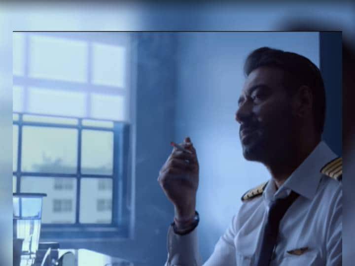 Ajay Devgn, Rakul Preet Singh, Amitabh bachchan starrer Runway 34 new trailer out Runway 34 Trailer : लोकांचा जीव वाचवणारा कॅप्टन विक्रम कसा ठरला दोषी? ‘रनवे 34’मधून अजय देवगण सांगणार थरारक कथा!