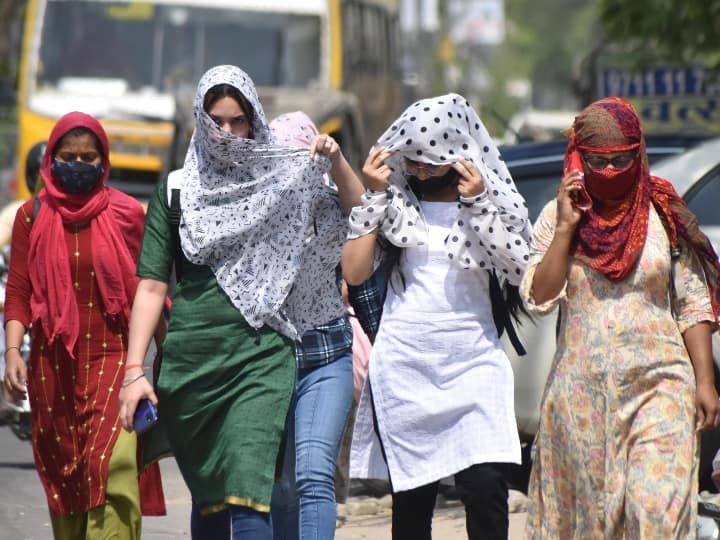 Weather Update: If there is no relief from heat in Delhi, mercury crosses 40 degrees in UP, know the weather condition in North India for the next two days Weather Update: दिल्ली में गर्मी से राहत नहीं तो यूपी में पारा 40 डिग्री के पार, जानें उत्तर भारत में अगले दो दिनों के मौसम का हाल