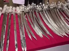 Pune में विश्व हिंदू परिषद की साध्वी ने कहा- '1 लाख रुपये का मोबाइल लैपटॉप खरीद सकते हो तो 1 हजार रुपये की तलवार भी रखो'