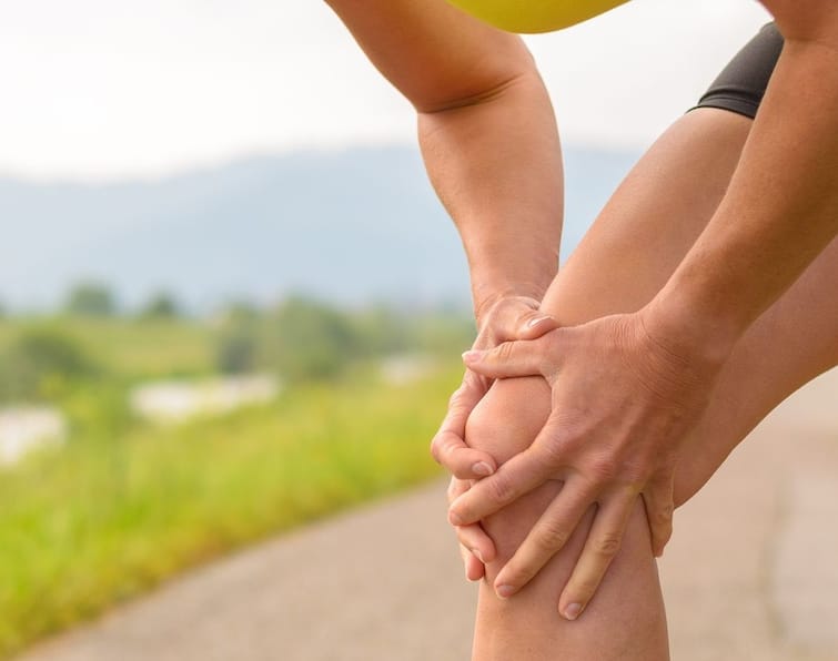 Knee pain can be avoid for lifetime with these five easy health tips Knee pain: ઢીંચણના દુખાવાથી જિંદગીભરમાં માટે મળશે છૂટકારો, અપનાવો આ 5 સરળ ટિપ્સ