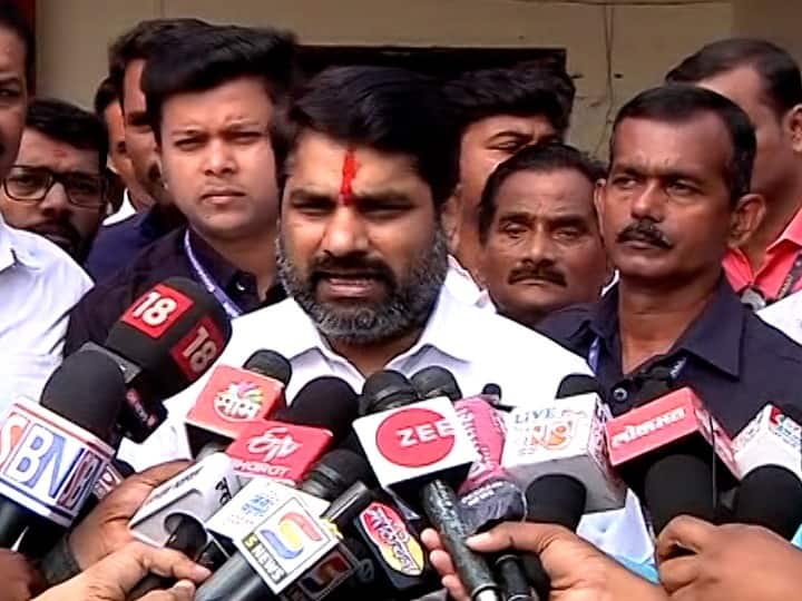 Kolhapur North Bypoll BJP distributed money due to lack of mass support, but people will give correct answer says Satej Patil Kolhapur North Bypoll : जनाधार नसल्याने भाजपने पैसे वाटले, पण जनता योग्य उत्तर देईल : सतेज पाटील