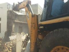 Madhya Pradesh News: रामनवमी जुलूस के दौरान पथराव का मामला, प्रशासन ने आरोपियों के 7 मकानों पर चलाया बुलडोजर