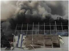 Narayanpur Fire: नारायणपुर में तीन मंजिला कपड़े के शो रूम में लगी भीषण आग, करोड़ों के नुकसान का अनुमान