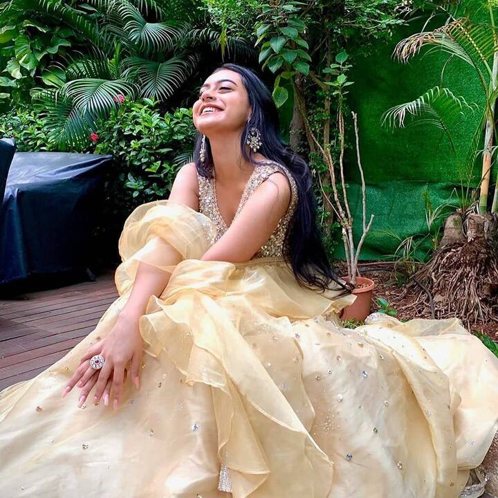 अजय आणि काजोलची मुलगी न्यासा ही सध्या 18 वर्षाची आहे.(photo:nyasa_devgan/ig)