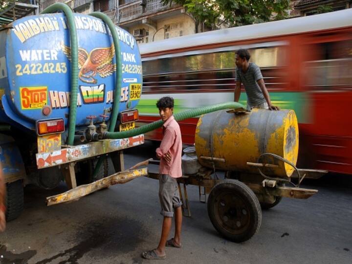 Gurugram Water Crisis With summer back people are demanding immediate solution to the issue from CM Gurugram Water Crisis: गुरुग्राम में बढ़ती गर्मी के बीच पानी का भारी संकट, लोगों ने सीएम से लगाई गुहार