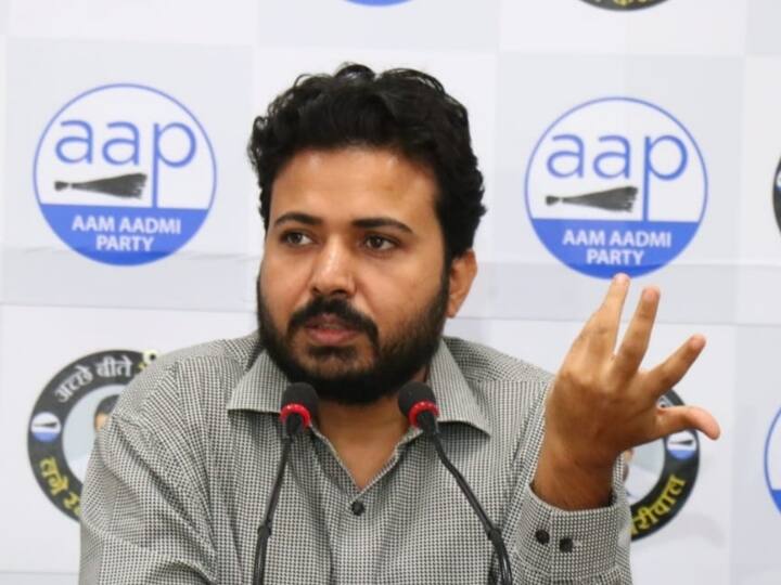 AAP leader Durgesh Pathak said BJP Ruled MCD is responsible for Delhi Mundka fire Delhi Mundka Fire: दिल्ली के मुंडका में आग को लेकर AAP का BJP पर निशाना, MCD को बताया जिम्मेदार