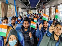 உக்ரைனில் இருந்து நாடு திரும்பிய மாணவர்களை கல்லூரி, பல்கலைகழகங்களில் சேர்த்துக்கொள்ள உத்தரவு..!