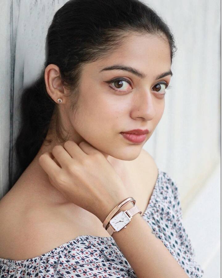 லைட் அவுசு வெளிச்சத்த போல காட்டுறாடா ஜாலம் மனசுகுள்ள புள்ளி வச்சு போடுறாடா கோலம்