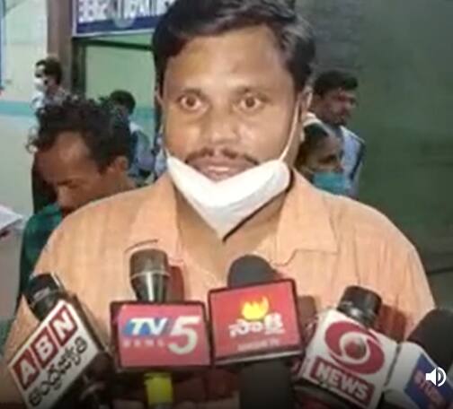 Andhra train mishap: 5 Killed As Train Runs Over Them In Andhra’s Srikakulam| ABP Desam