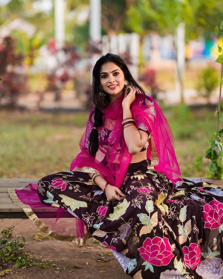 దివి వడ్య్తా అందమైన ఫోటోలు -Image credit: Divi Vadthya/Instagram
