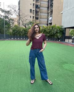 IN PICS: Disha Parmar Shares Some ‘Random’ Clicks In A Casual Avatar