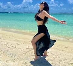 એક્ટ્રેસ રાય લક્ષ્મીએ દરિયા કિનારે બ્લેક બિકિની પહેરી લગાવી આગ, તસવીરો વાયરલ