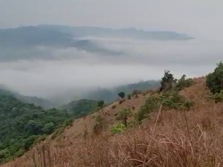उन्हाळ्यात धुकं पडल्याचं कुणी सांगितलं तर तुमचा विश्वास बसणार नाही. पण महाबळेश्वरात हे अविश्वसनीय दृश्यं दिसतं आहे.