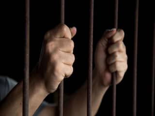Mizoram Govt school teacher arrested for taking off Class I girl uniform சீருடையை கொடுத்துட்டு போங்க! சிறுமியின் ஆடையை கழற்றிய ஆசிரியை! போலீஸ் எடுத்த நடவடிக்கை!