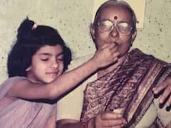 तस्वीर में अपनी नानी के पास बैठी ये बच्ची हैं आज बॉलीवुड ही नहीं हॉलीवुड की भी टॉप एक्ट्रेस, पहचाना?