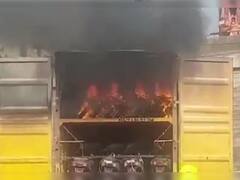 इस कंपनी के 20 इलेक्ट्रिक स्कूटर्स में लगी आग, दमकल को करनी पड़ी कड़ी मशक्कत