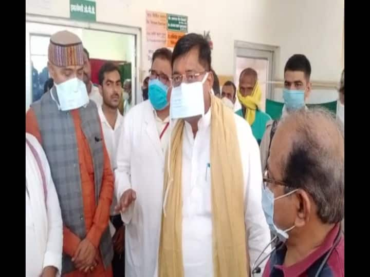 Minister of State Ramkesh Nishad did a surprise inspection of the district hospital reprimanded the officials for the flaws ANN UP News: राज्यमंत्री रामकेश निषाद ने किया जिला अस्पताल का औचक निरीक्षण, अधिकारियों को लगाई फटकार