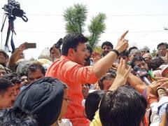 Karauli Violence: करौली जा रहे भाजयुमो के राष्ट्रीय अध्यक्ष तेजस्वी सूर्या को पुलिस ने हिरासत में लिया