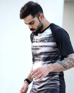 महंगी गाड़ियों के शौकीन हैं विराट कोहली, जानिए सालाना कमाई, कार और बाइक कलेक्शन