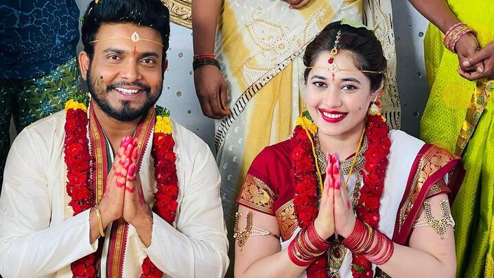 ఆ తరువాత సినిమా స్టిల్స్ అని తెలుసుకొని.. ఫన్నీ కామెంట్స్ చేస్తున్నారు. (Photo Courtesy: Getup Srinu Instagram)