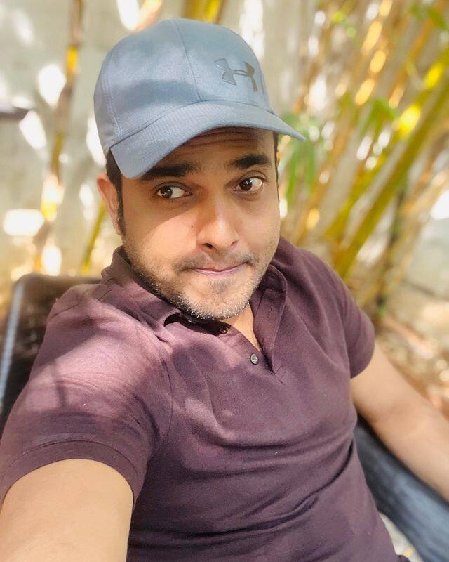 కృష్ణమాచారి దర్శకత్వంలో ప్రశాంత్‌ రెడ్డి నిర్మిస్తున్న ఈ సినిమాలో అంకితా కరత్‌ హీరోయిన్ గా నటించింది. (Photo Courtesy: Getup Srinu Instagram)