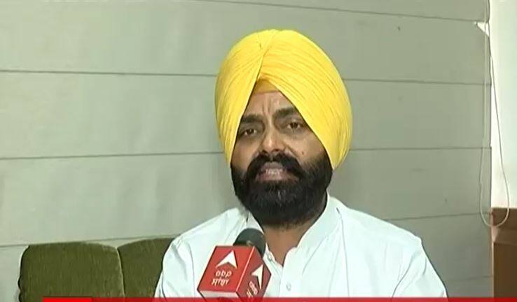 ON TRANSPORT MINISTER DIRECTIVES FOUR EMPLOYEES INCLUDING GM OF PUNJAB ROADWAYS SUSPENDED ON CORRUPTION CHARGES ਟਰਾਂਸਪੋਰਟ ਮੰਤਰੀ ਦੇ ਹੁਕਮਾਂ 'ਤੇ ਭ੍ਰਿਸ਼ਟਾਚਾਰ ਦੇ ਦੋਸ਼ਾਂ ਤਹਿਤ ਰੋਡਵੇਜ਼ ਦੇ ਜਨਰਲ ਮੈਨੇਜਰ ਸਣੇ ਚਾਰ ਮੁਲਾਜ਼ਮਾਂ ਮੁਅੱਤਲ