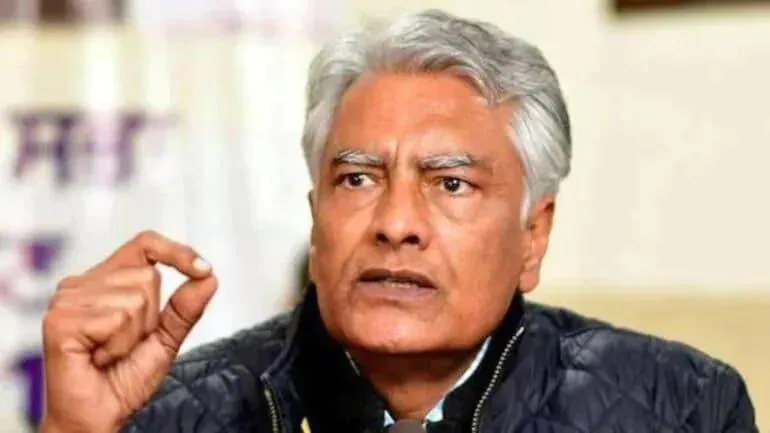 Sunil Jakhar against SC Commission Chandigarh's orders  to Jalandhar Police Commissioner within 15 days and register an FIR under the SCST Act ਸੁਨੀਲ ਜਾਖੜ ਨੂੰ ਦਲਿਤ ਭਾਈਚਾਰੇ ਖ਼ਿਲਾਫ਼ ਬੋਲਣਾ ਪਿਆ ਮਹਿੰਗਾ, SC ਕਮਿਸ਼ਨ ਵੱਲੋਂ ਕਾਰਵਾਈ ਦੇ ਹੁਕਮ 