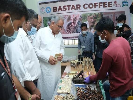 देश में बढ़ी Bastar कॉफी की डिमांड, अब 5 हजार एकड़ में होगी खेती, वैज्ञानिकों ने शुरू की तैयारी देश में बढ़ी Bastar कॉफी की डिमांड, अब 5 हजार एकड़ में होगी खेती, वैज्ञानिकों ने शुरू की तैयारी