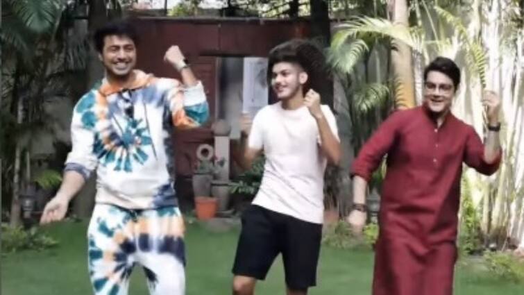 Kishmish: Actor Prosenjit Chatterjee and his son Trishanjit Chatterjee danced with Dev's new song tui bolbo na Tumi Kishmish: এক ফ্রেমে প্রসেনজিৎ আর তৃষাণজিতের নাচ, সৌজন্যে দেবের 'তুই বলব না তুমি'