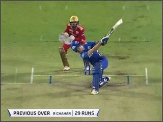 6,6,6 और 6...जूनियर एबी ने जड़े लगातार चार छक्के, रोहित ने मैदान में आकर लगा लिया गले