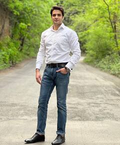 PHOTO : IAS अतहर आमीर खान यांची क्रेझ, फोटो पाहून चाहते घायाळ!