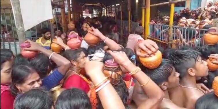 Nil Shasti 2022: tarakeswar mandir filled with devotees for nil sasthi Nil Shasti 2022: আজ নীলষষ্ঠী, তারকেশ্বর মন্দিরে উপচে পড়ছে ভক্তের ঢল