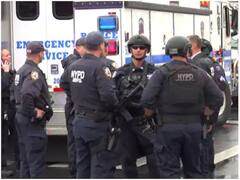 PHOTO : न्यूयॉर्क हादरलं! ब्रुकलिन सबवे स्टेशनमध्ये अंदाधुंद गोळीबार अन् स्फोट, अंगावर शहारा आणणारे फोटो